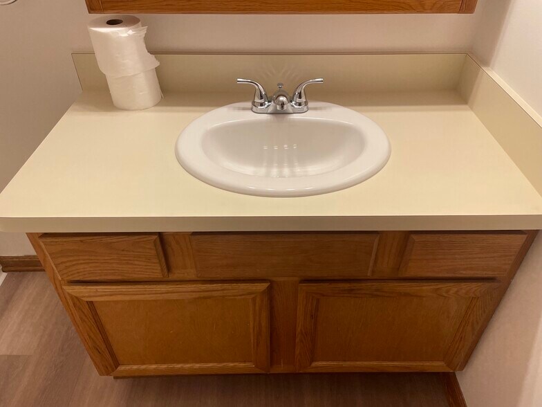 Building Photo - 2504 Eagles Circle