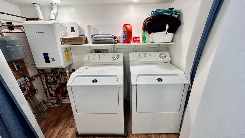 Building Photo - 202 Cactus Dr