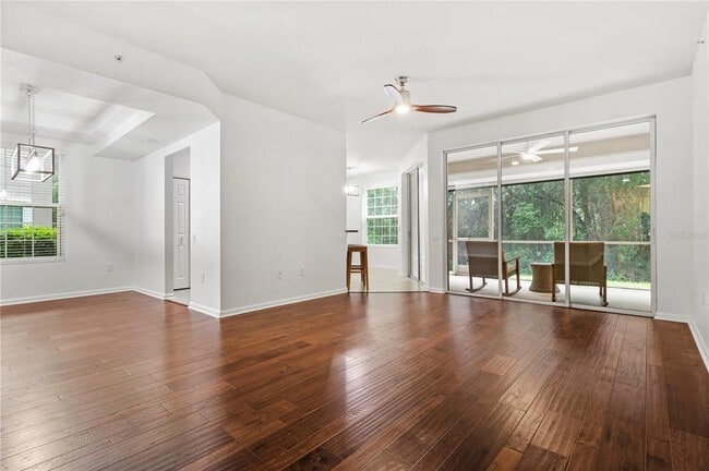 Building Photo - 852 Lantern Way