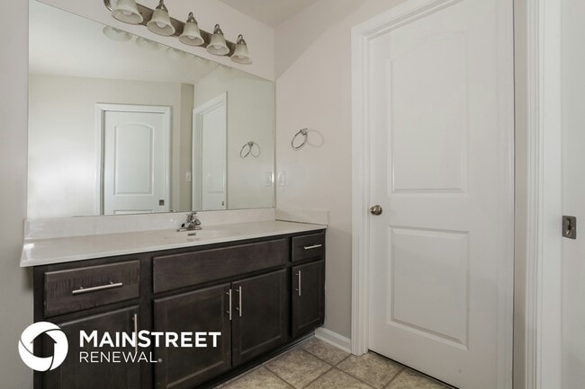 Building Photo - 2204 Walcot Way