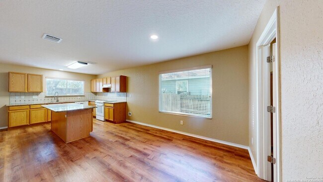 Building Photo - 117 Foxglove Pass