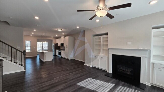 Building Photo - 209 Commons Ave