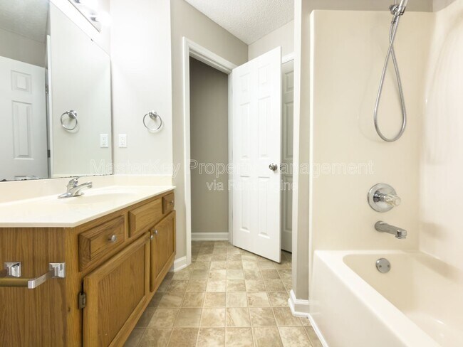 Building Photo - 251 Tillamook Dr