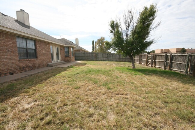 Building Photo - 3 Bed Brick Home! Large Backyard! Zia Scho...