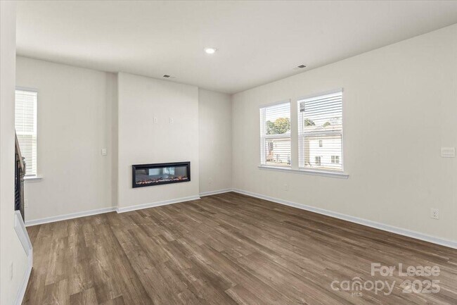 Building Photo - 1339 37th Ave Lane NE