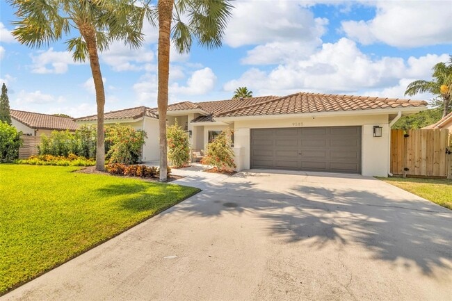 Building Photo - 9585 Carousel Cir S