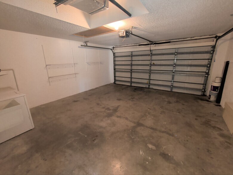 Building Photo - 138 W Navarro Pl