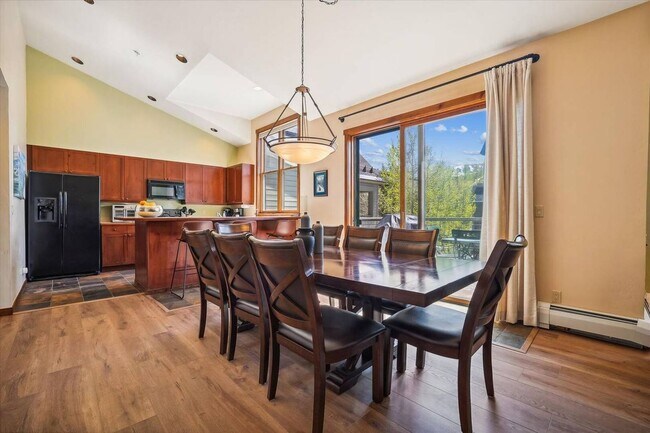 Building Photo - Move in special! Walk to Main Street and the Slopes! Amenities Abound! MOST UTILITIES Included! G...