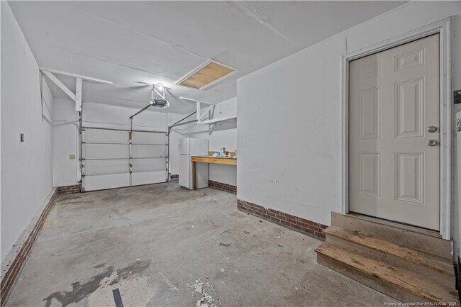 Building Photo - 6309 Cicada St