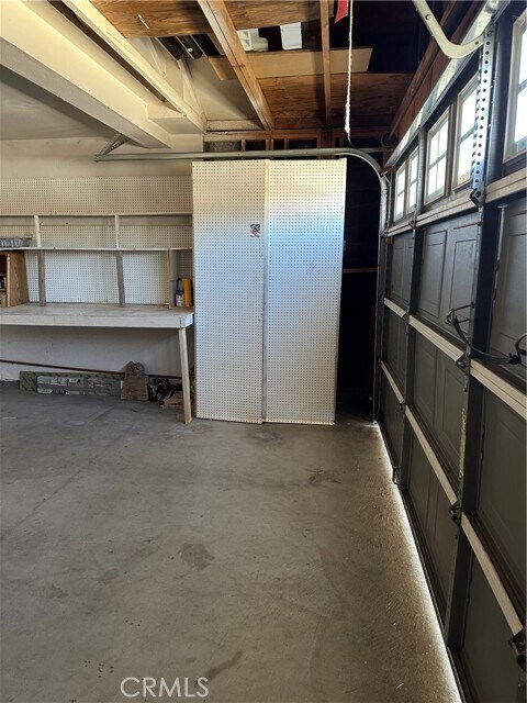 Building Photo - 8941 Carnation Dr
