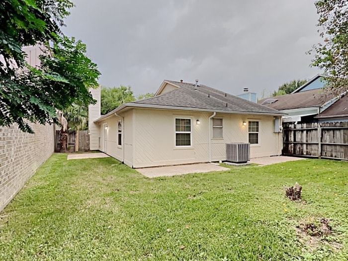 Building Photo - 942 Somercotes Ln