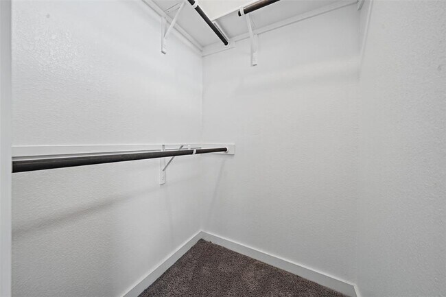 Building Photo - 2500 Forest Creek Dr