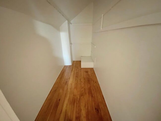 Building Photo - Beautiful Townhouse with Fenced Yard, Garage, and AC