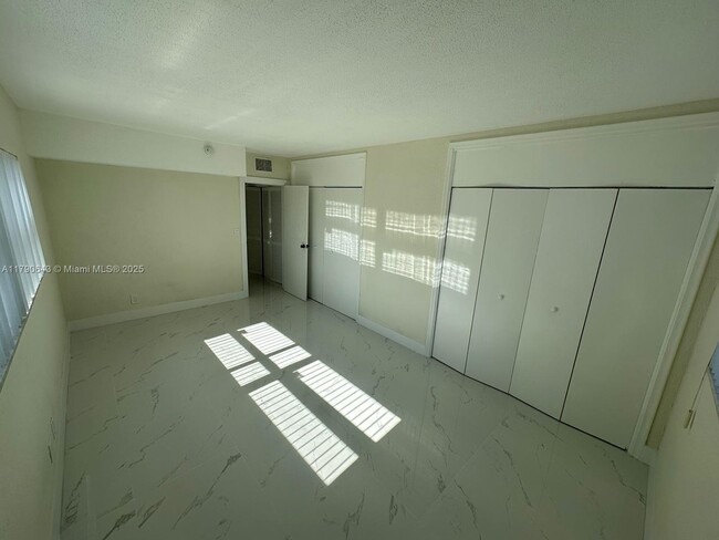 Building Photo - 1740 Funston St