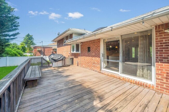 Building Photo - 51 Bellwood Dr