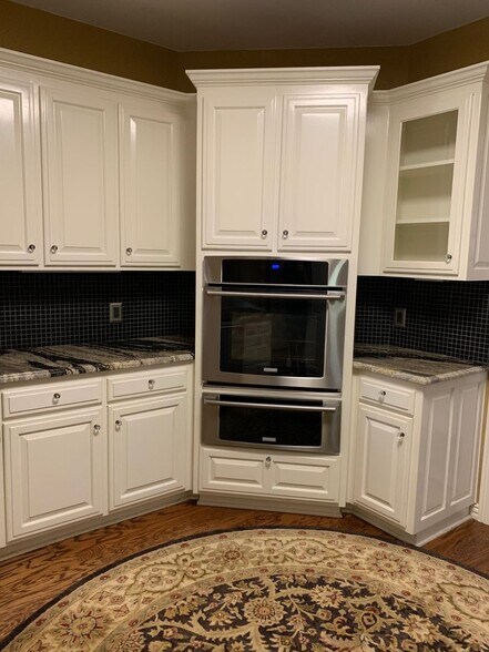 Building Photo - 300 Genesis Dr