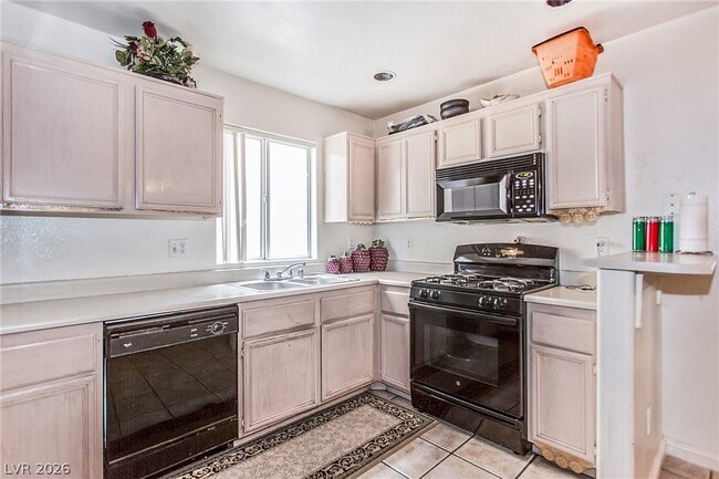 Building Photo - 5237 Steinbrenner Ln