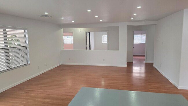 Building Photo - 15537 W Gelding Dr