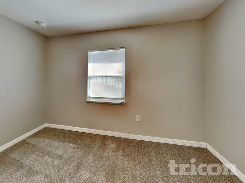 Building Photo - 3632 W Wheeler Rd