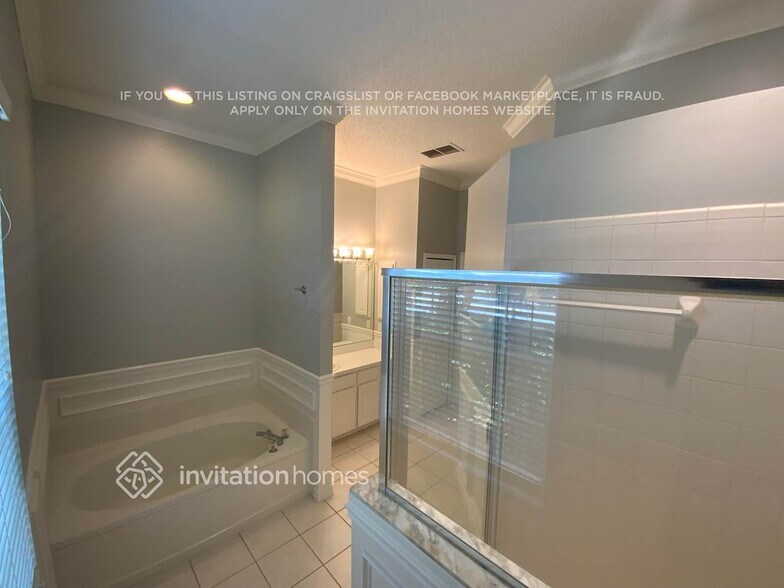 Building Photo - 4591 Misty Dawn Ct N