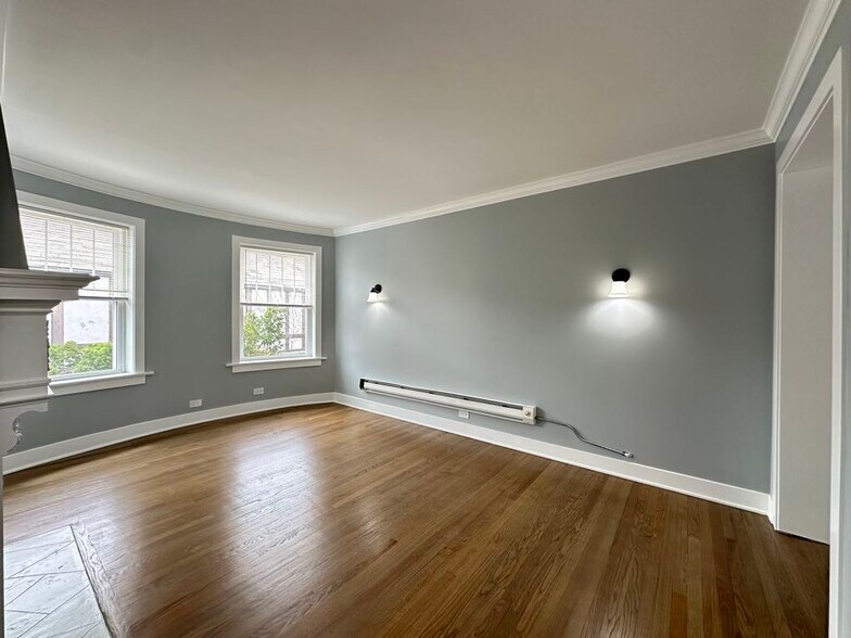 Building Photo - 918 Green Bay