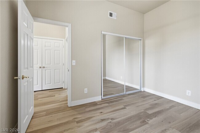 Building Photo - 315 Seine Way