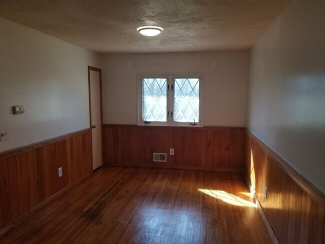 Building Photo - 577 Pinnacle Rd