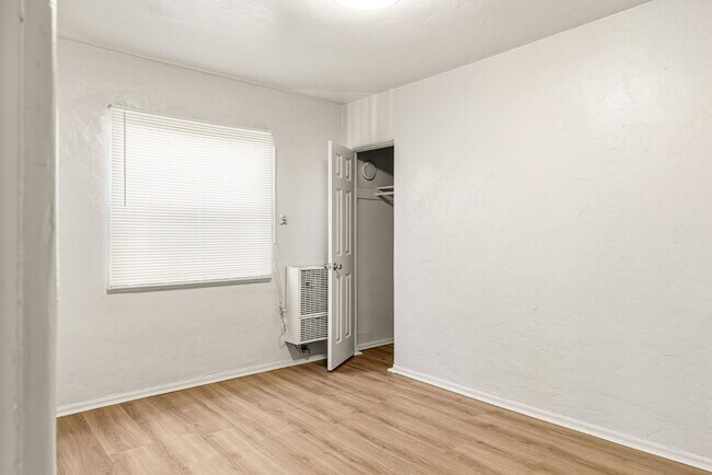 Building Photo - Coming Soon - Renovated Hyde Park Gem Near SoFi, LAX & Metro K Line