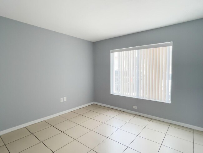 Building Photo - Affordable 2 Bedroom Condo - Water Utility Included