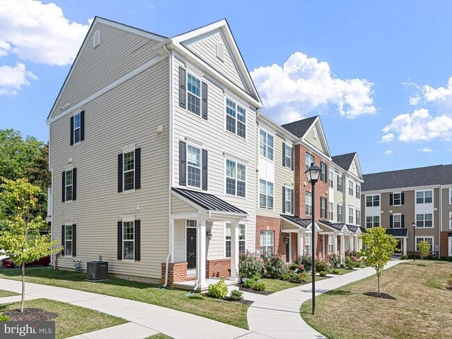 Primary Photo - 659 McComb Pl
