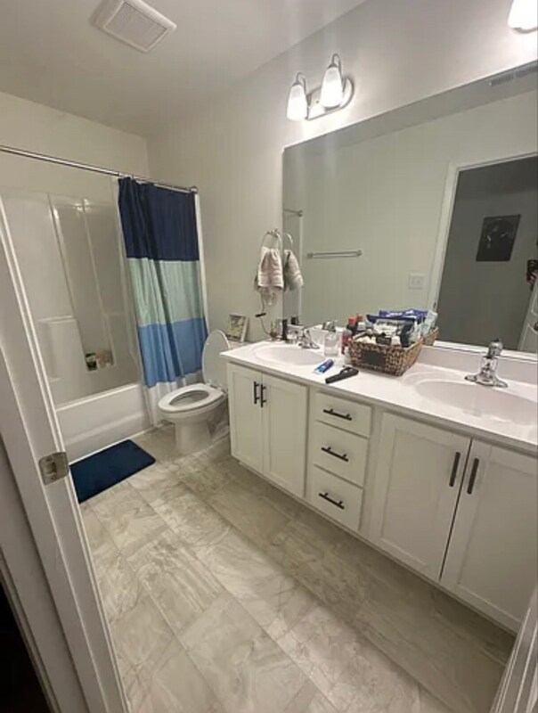 Building Photo - 423 Bassett Ln