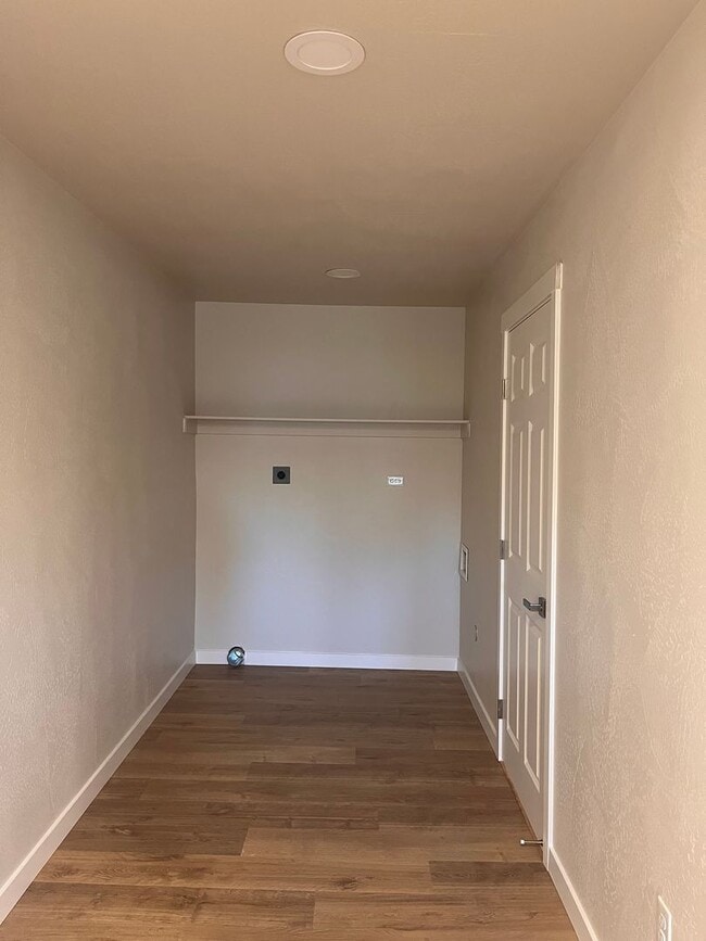 Building Photo - 315 N 1st St