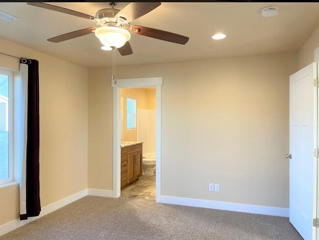 Building Photo - 873 S 110 W