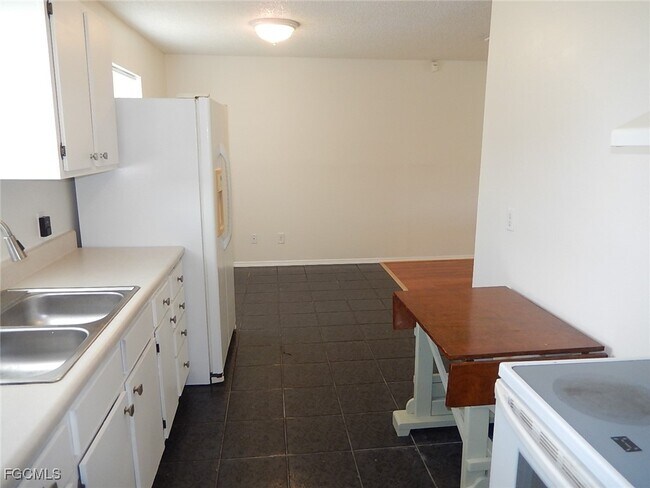 Building Photo - 3309 2nd St SW