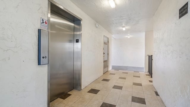 Elevatortor 4th fl - 3001 NW 48th Ave