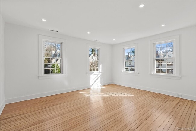 Building Photo - 26 Latimer Ln