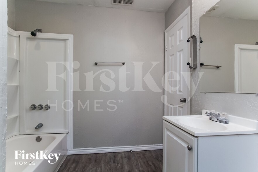 Building Photo - 4406 Tealgate Dr