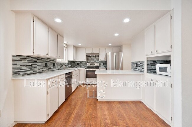 Building Photo - 12616 N Emerald Dr