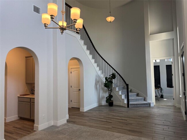 Building Photo - 169 Sunny's Halo Ct