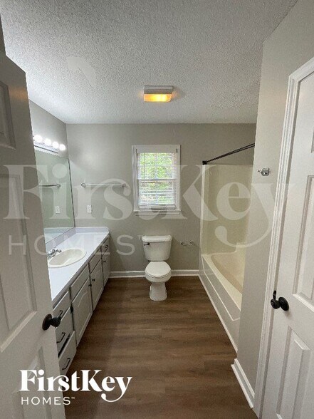 Building Photo - 6004 Stone Bluff Dr