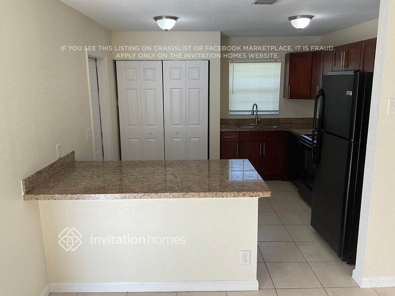 Building Photo - 319 NW 5th Ave