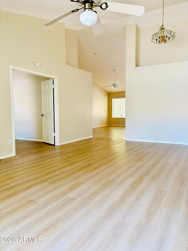 Building Photo - 8947 E Palm Ridge Dr