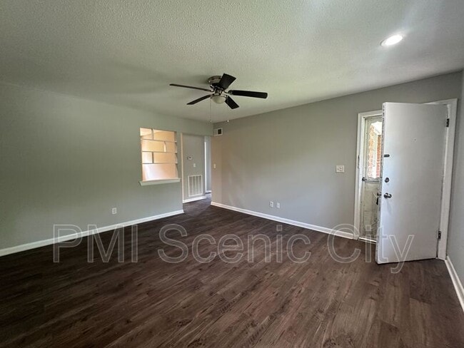Building Photo - 1220 Gadd Rd