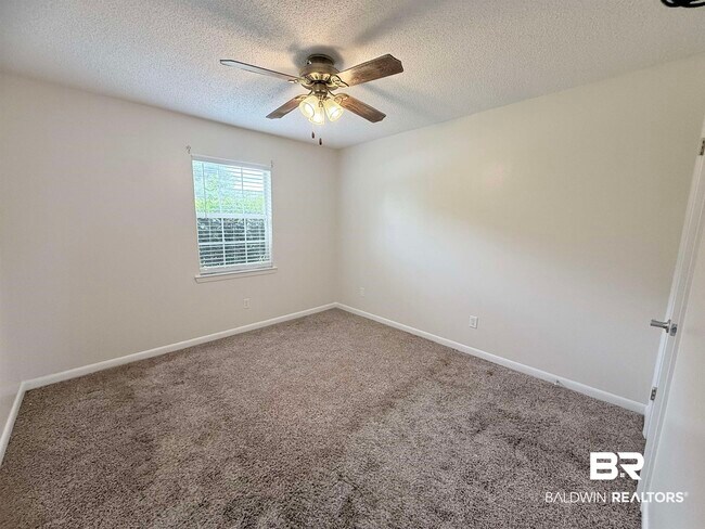 Building Photo - 105 Northgate Dr W