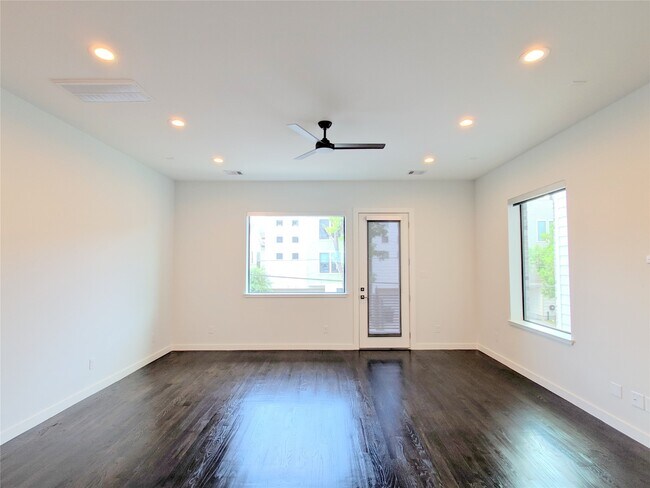 Building Photo - 4307 Schuler St