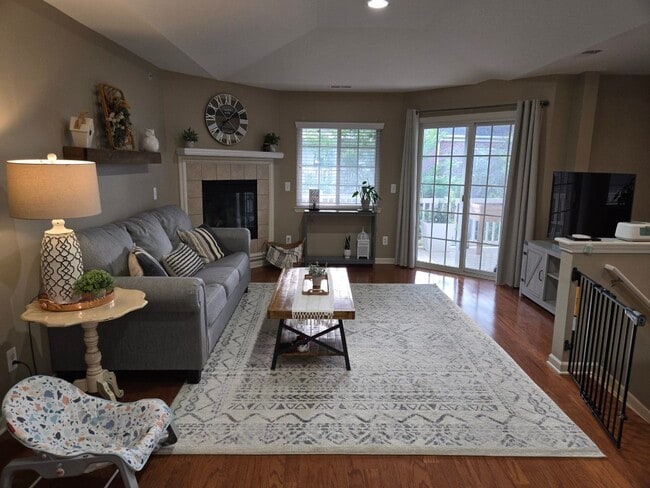 Building Photo - 6725 Boulder Pointe Dr