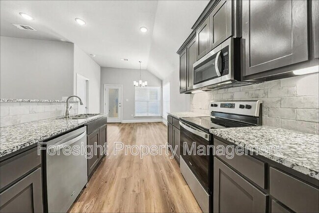 Building Photo - 2816 Orchid Dr