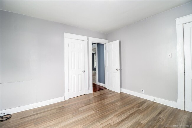 Building Photo - 59 Lawndale Ave