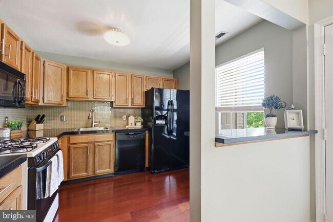 Building Photo - 3604 Waltham Ct