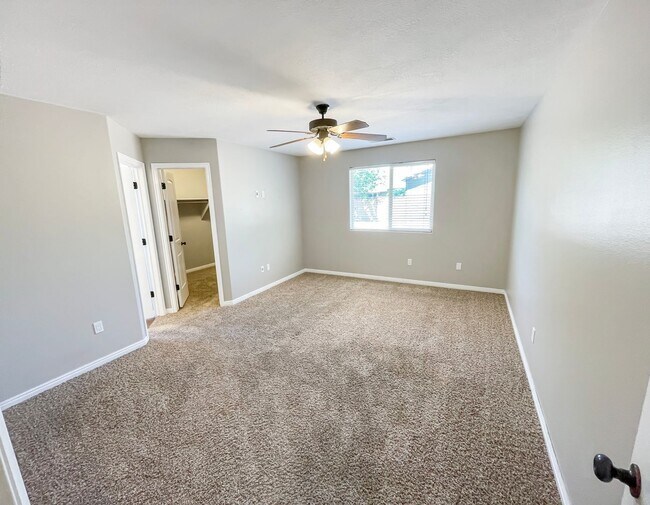 Building Photo - 1228 W 200 N
